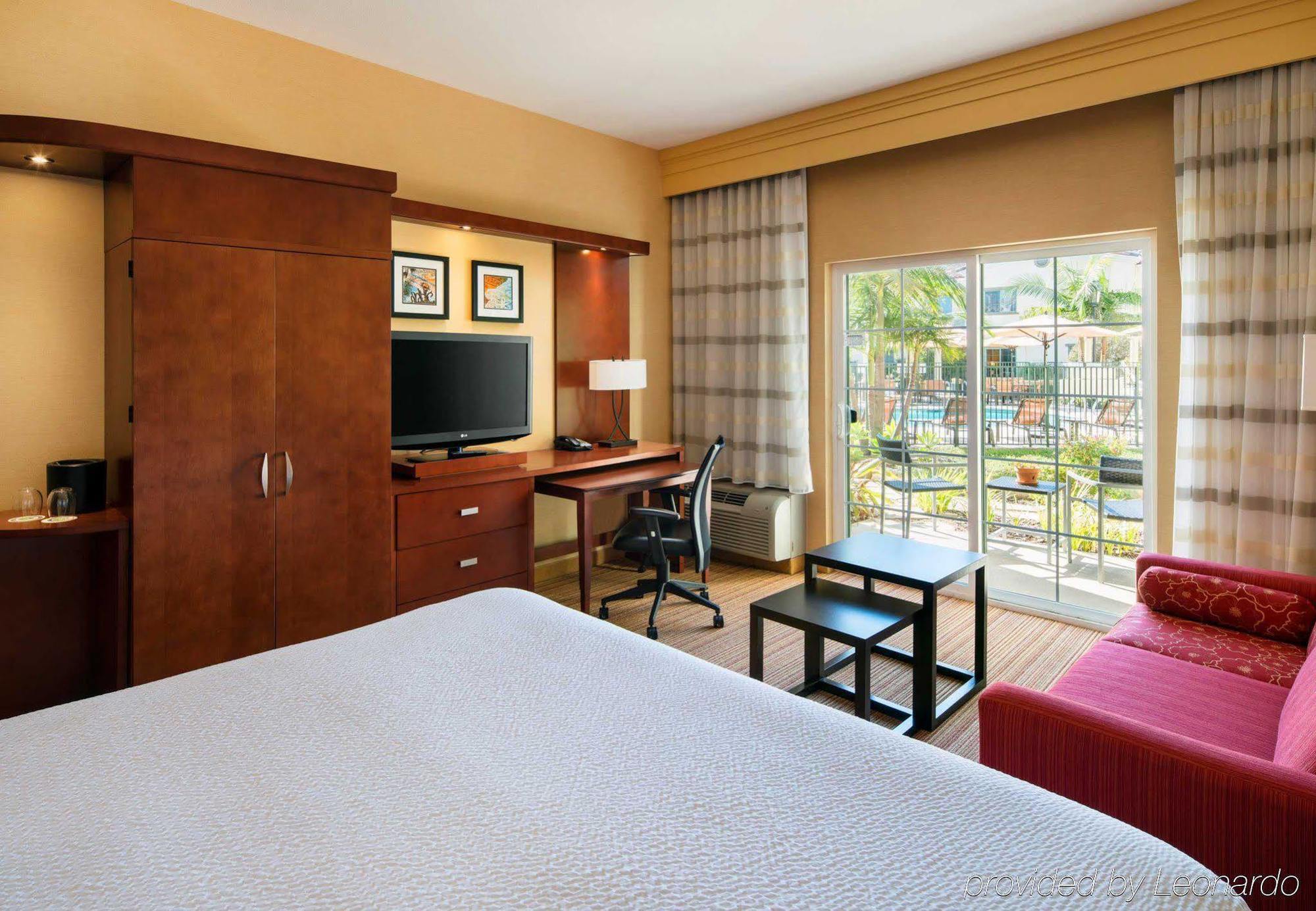 Hotel Courtyard By Marriott Santa Barbara Goleta Extérieur photo