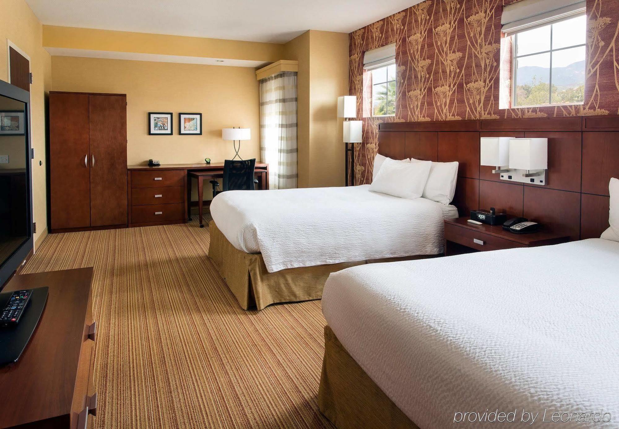 Hotel Courtyard By Marriott Santa Barbara Goleta Extérieur photo