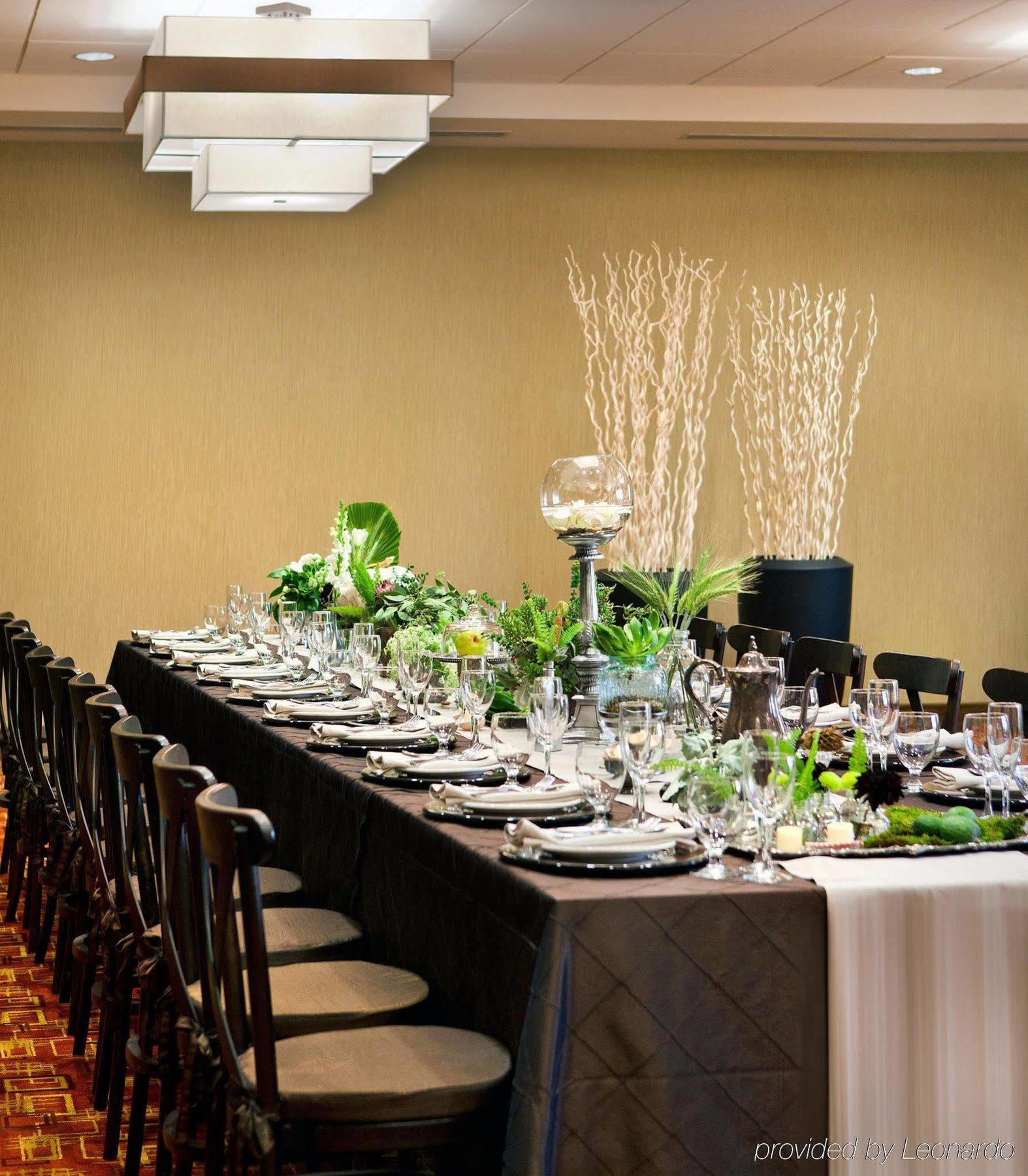 Hotel Courtyard By Marriott Santa Barbara Goleta Restaurant photo
