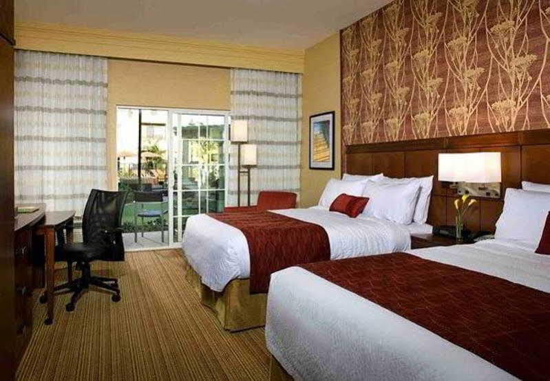 Hotel Courtyard By Marriott Santa Barbara Goleta Extérieur photo