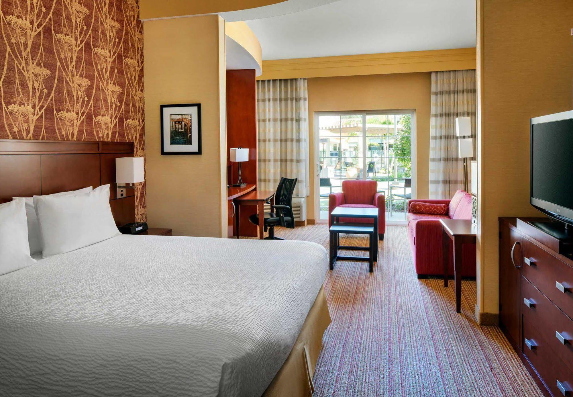 Hotel Courtyard By Marriott Santa Barbara Goleta Extérieur photo